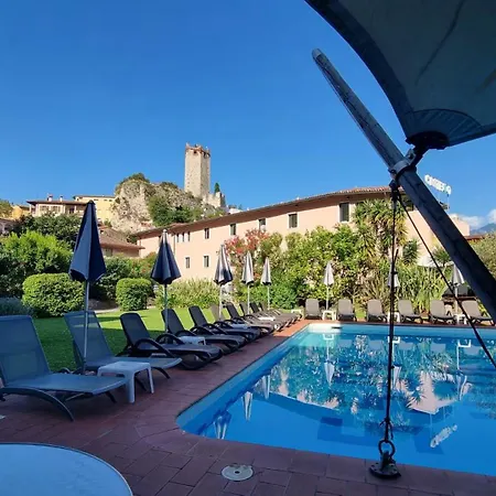 Luna Rossa (adults Only) 3* Мальчезине