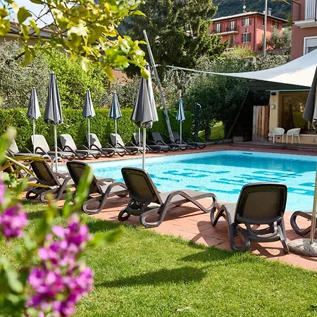 Luna Rossa (adults Only) 3* Мальчезине